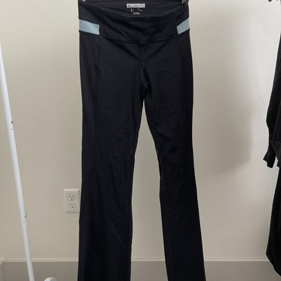 Forever 21 Yoga Pant - Picture 3 of 6